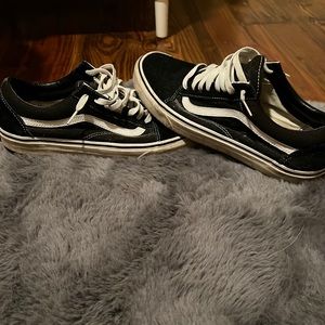 Black low school vans